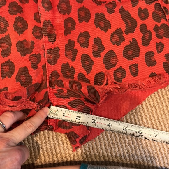 NWT BLANKNYC cheetah red and black cut offs shorts size 26 - Picture 14 of 15